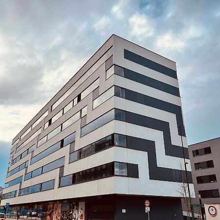 White Pearl Studio With Parking In Holesovice 布拉格 外观 照片