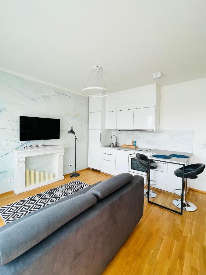 White Pearl Studio With Parking In Holesovice 布拉格 外观 照片