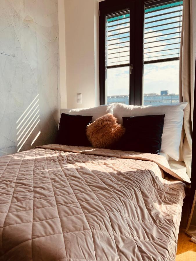 White Pearl Studio With Parking In Holesovice 布拉格 外观 照片