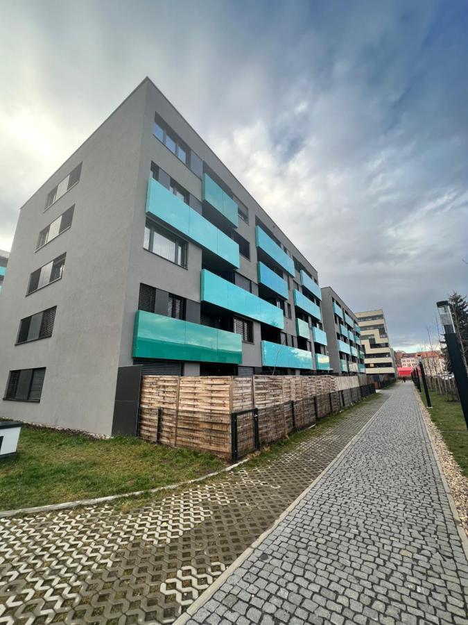 White Pearl Studio With Parking In Holesovice 布拉格 外观 照片