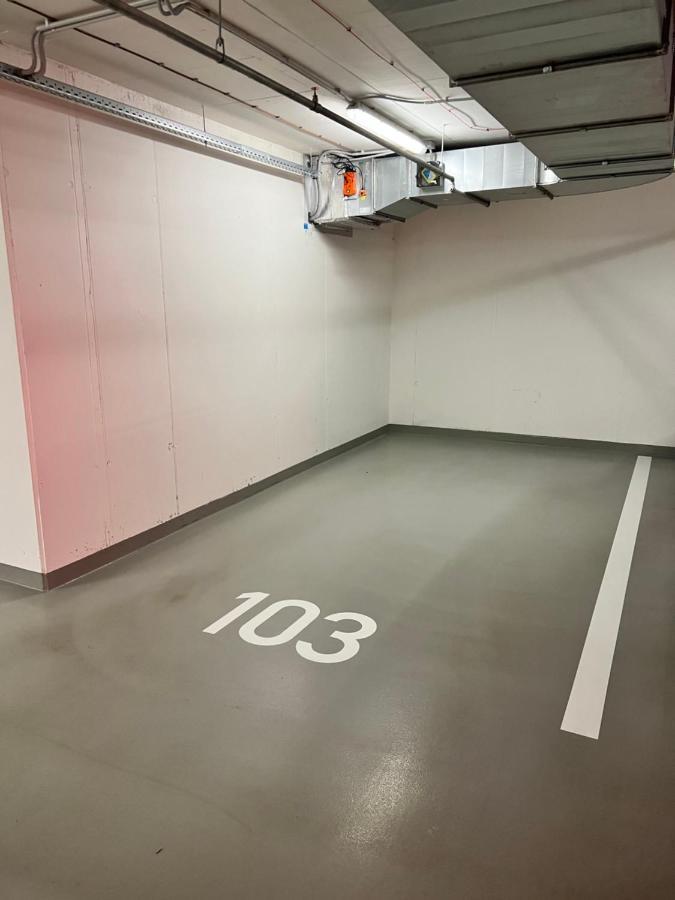 White Pearl Studio With Parking In Holesovice 布拉格 外观 照片
